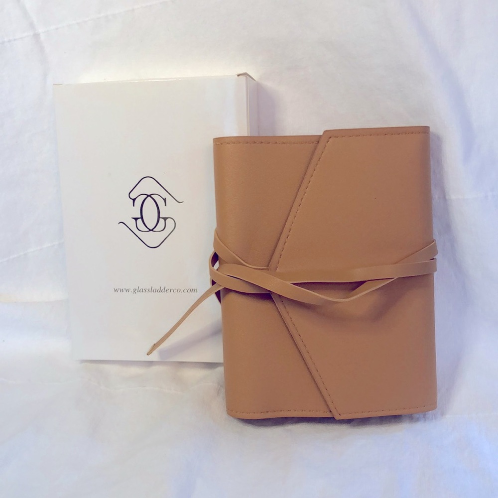 Glass Ladder & Co. Katherine Tech Organizer Roll